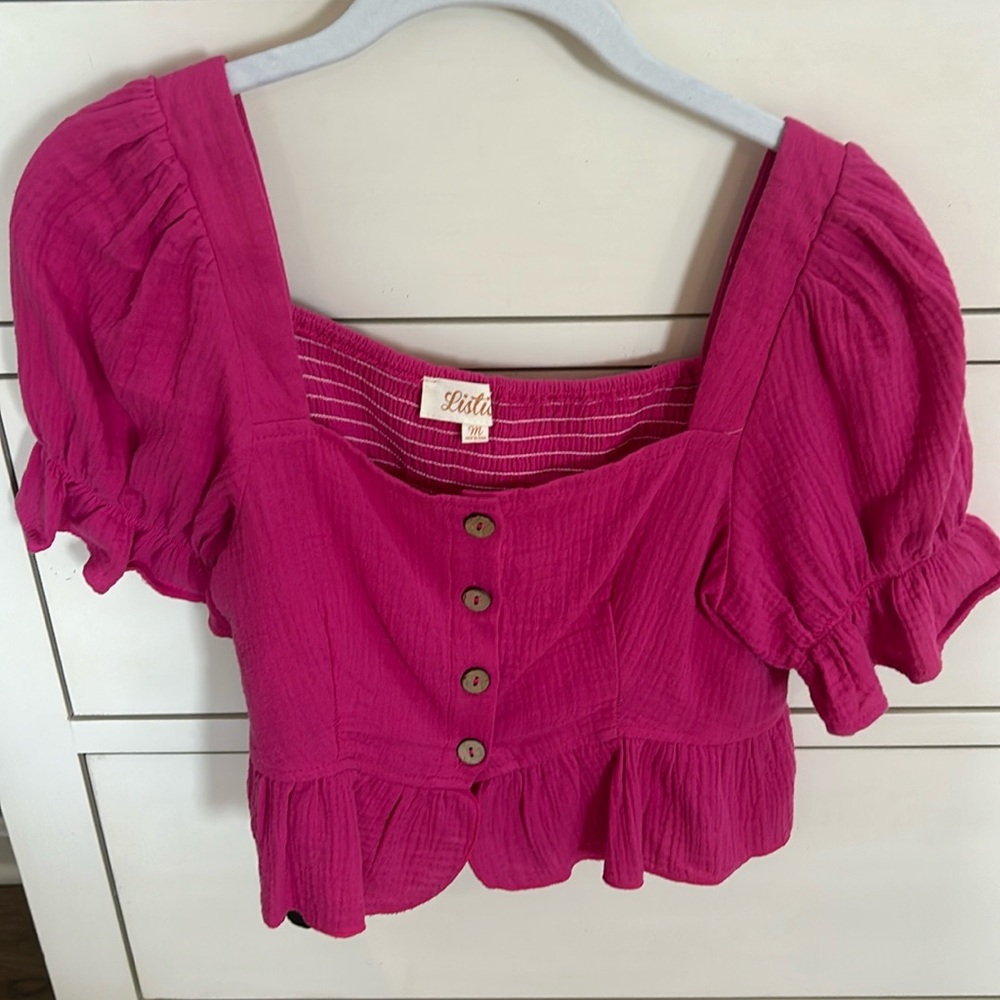 Puff sleeved crop top
